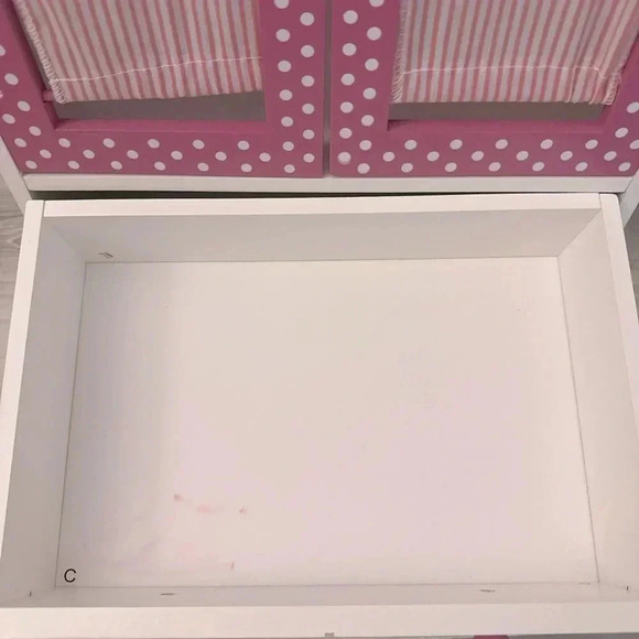 Pink and green princess wardrobe for American Girl Dolls or 18 inch dolls - Picture 7 of 8